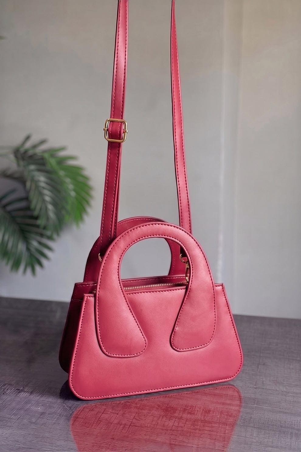 Elegant Crossbody Handbag